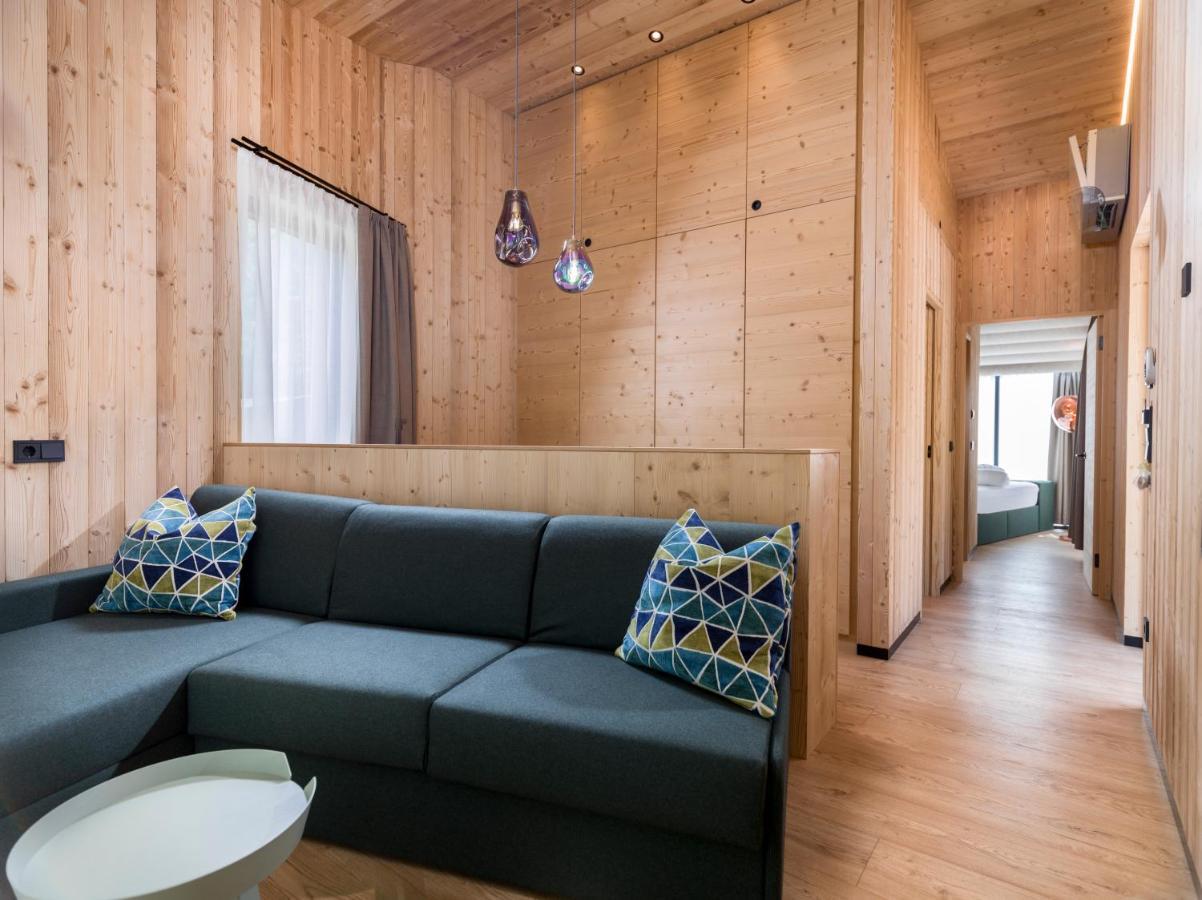 Skyview Chalets Am Camping Toblacher See Exterior photo