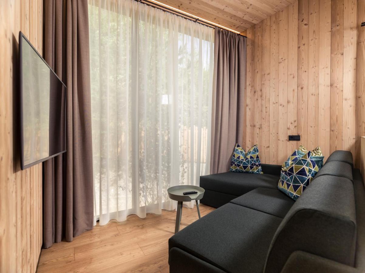 Skyview Chalets Am Camping Toblacher See Exterior photo