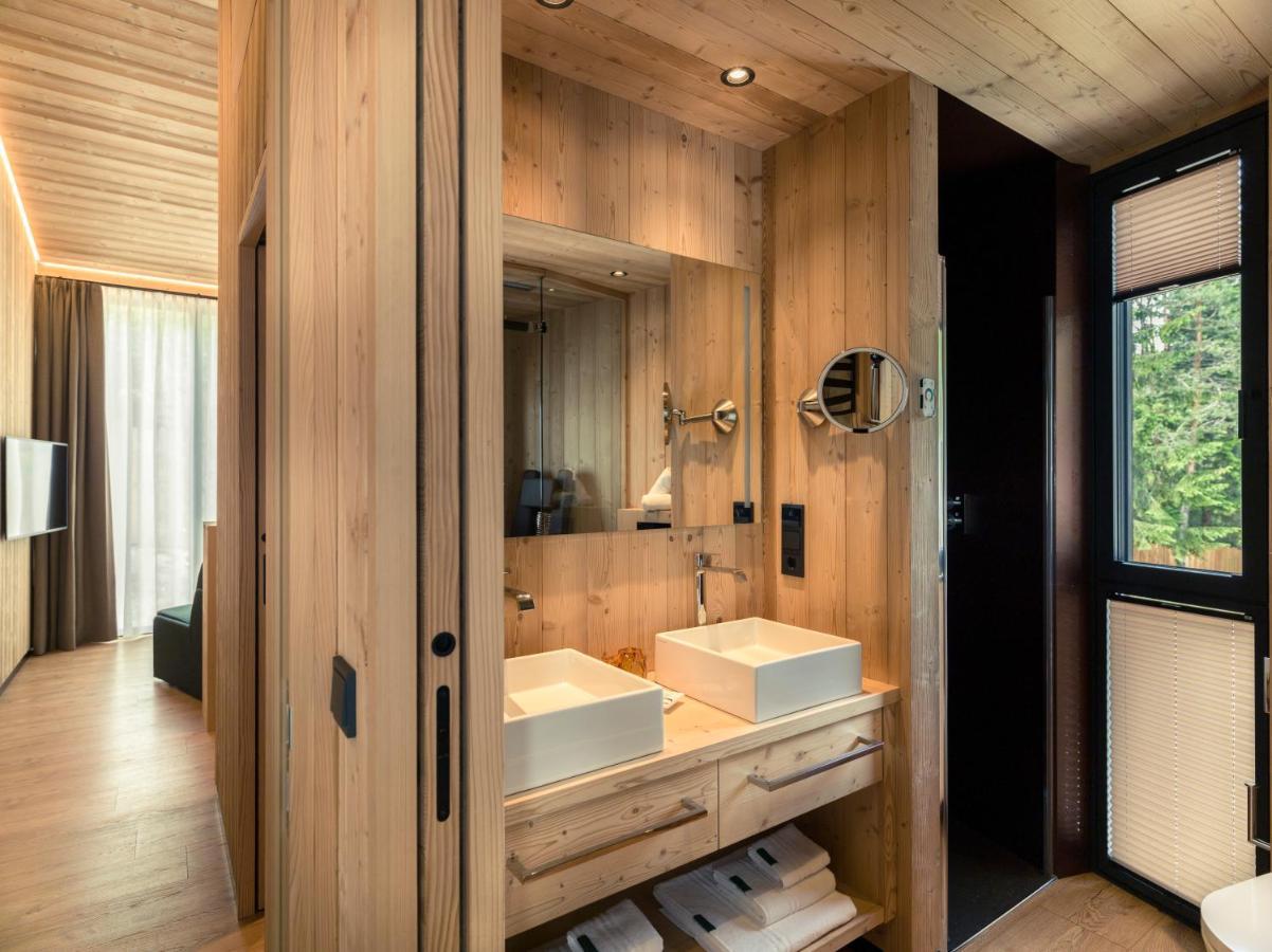Skyview Chalets Am Camping Toblacher See Exterior photo
