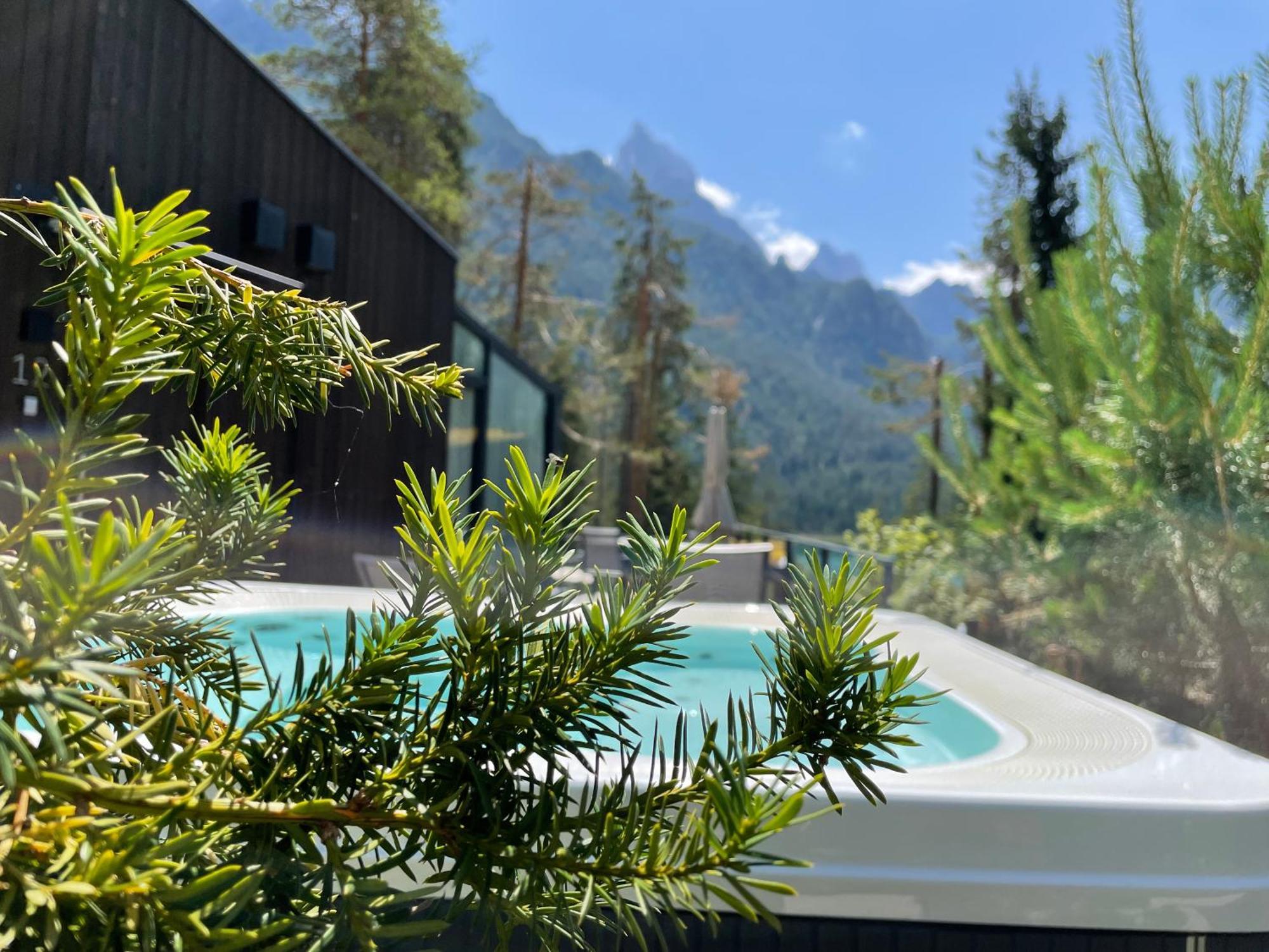 Skyview Chalets Am Camping Toblacher See Exterior photo